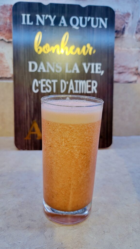 Éclat d'Orange" : Carottes, Fraises et Graines de Chia