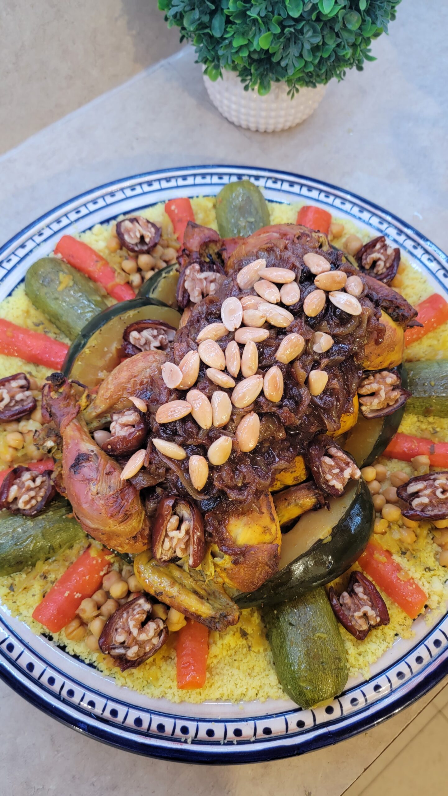 Couscous Royal à la Tfaya : L'Équilibre Parfait entre Douceur et Tradition